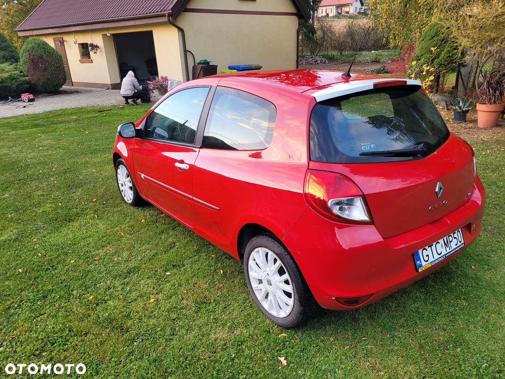 Renault Clio 2012 photo 5