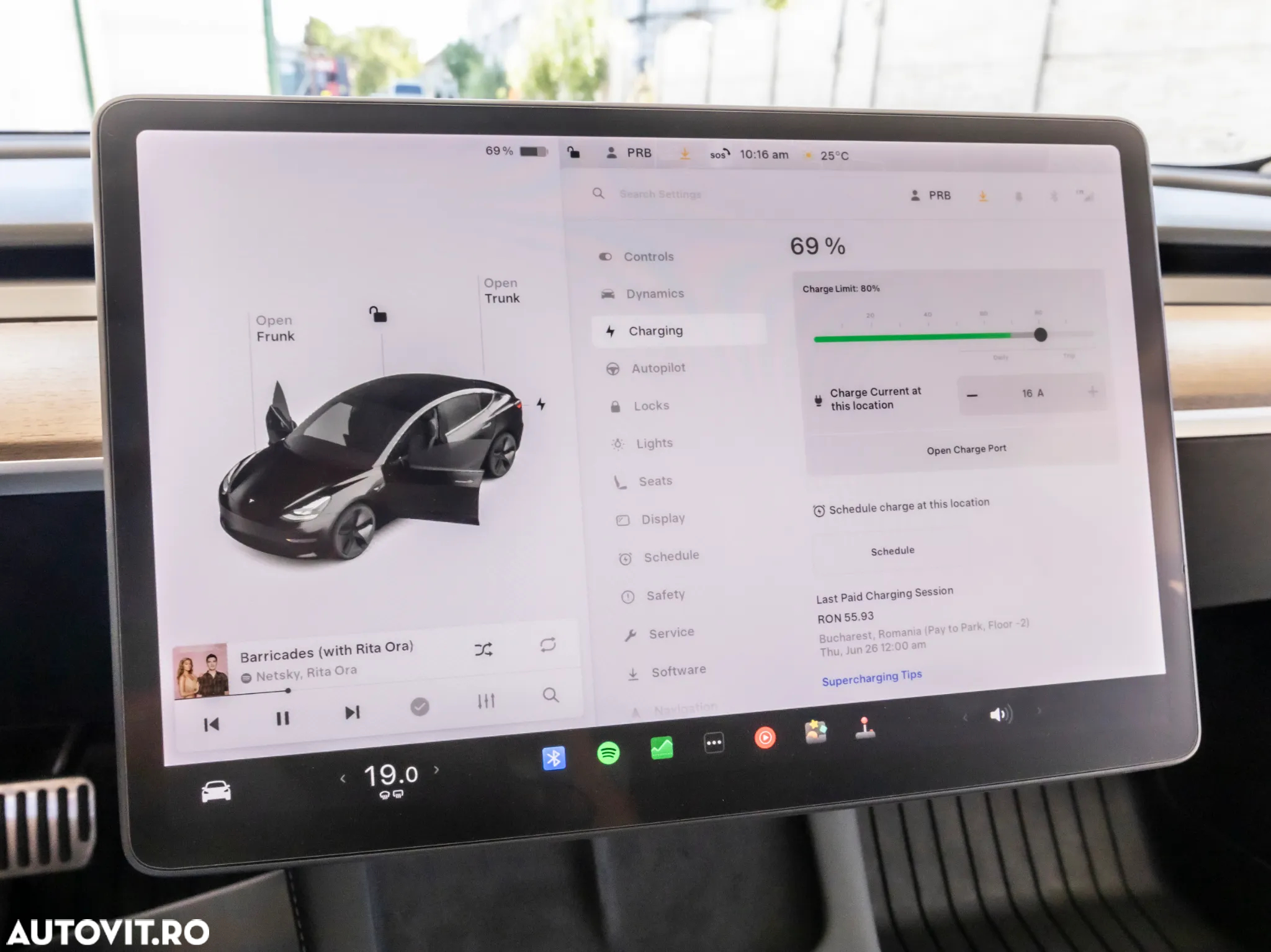 Tesla Model 3 Long Range - 24