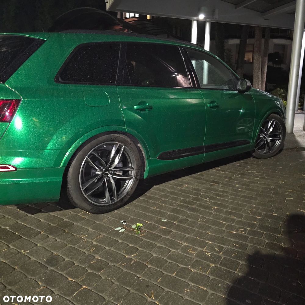 Audi SQ7 - 7