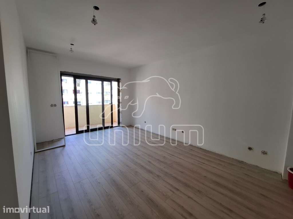 Apartamento T1 na praia da Amorosa - Grande imagem: 2/7