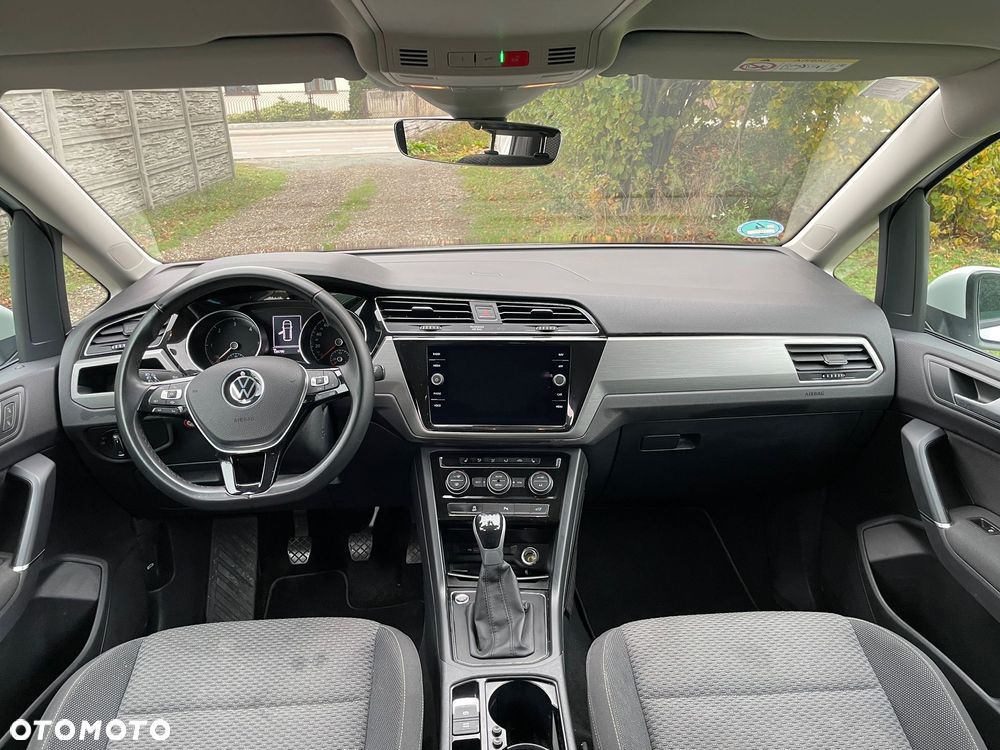 Volkswagen Touran 2.0 TDI SCR UNITED - 9