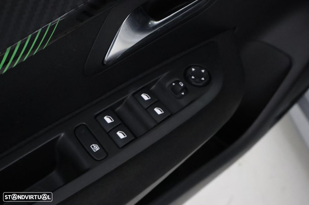 Peugeot 208 1.2 PureTech Active Pack - 12