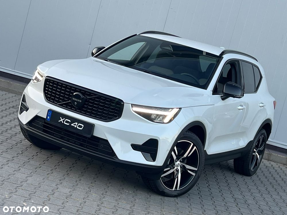 Volvo XC 40 B4 AWD Plus Dark - 7