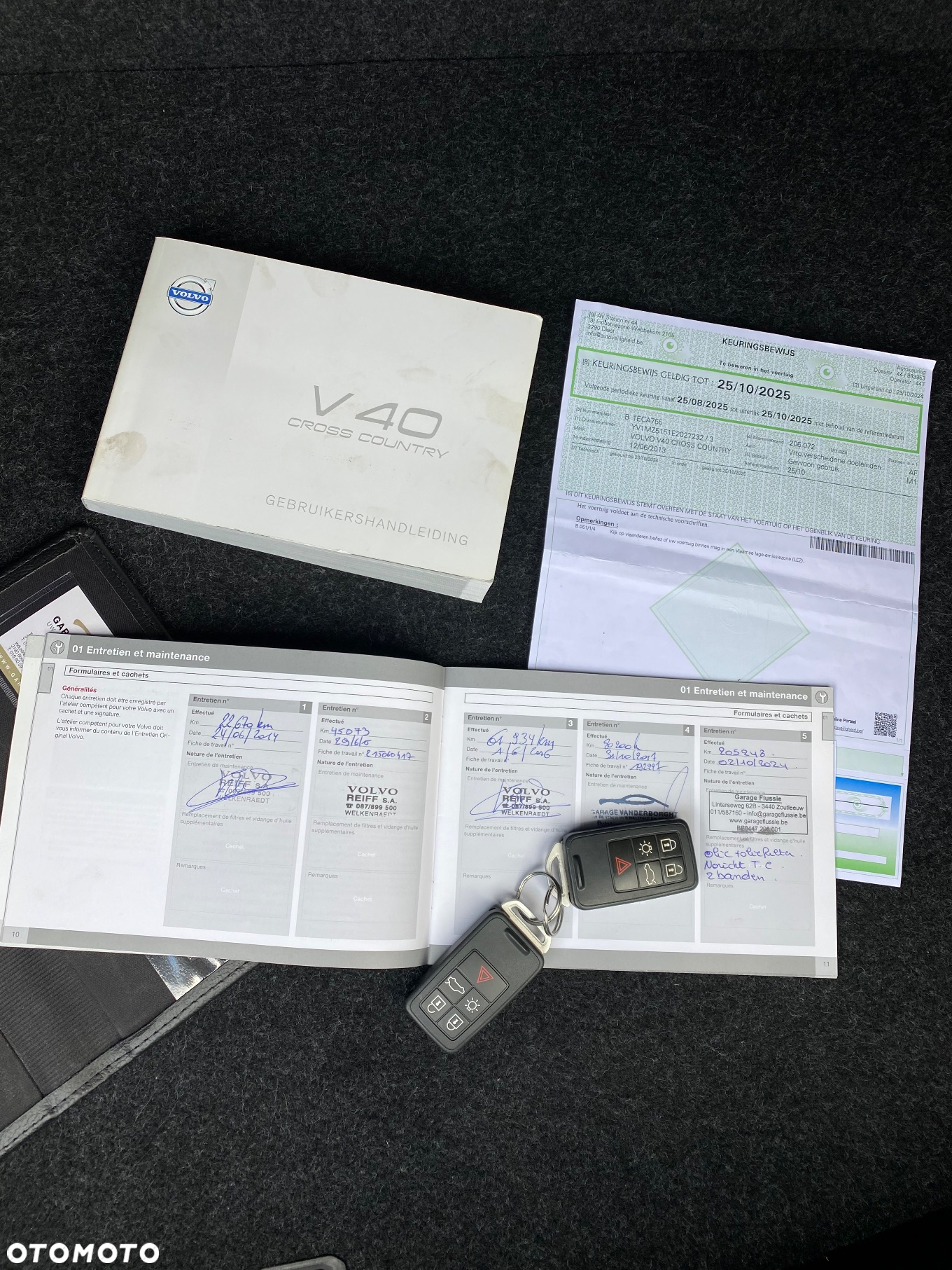 Volvo V40 Cross Country D3 Momentum - 9