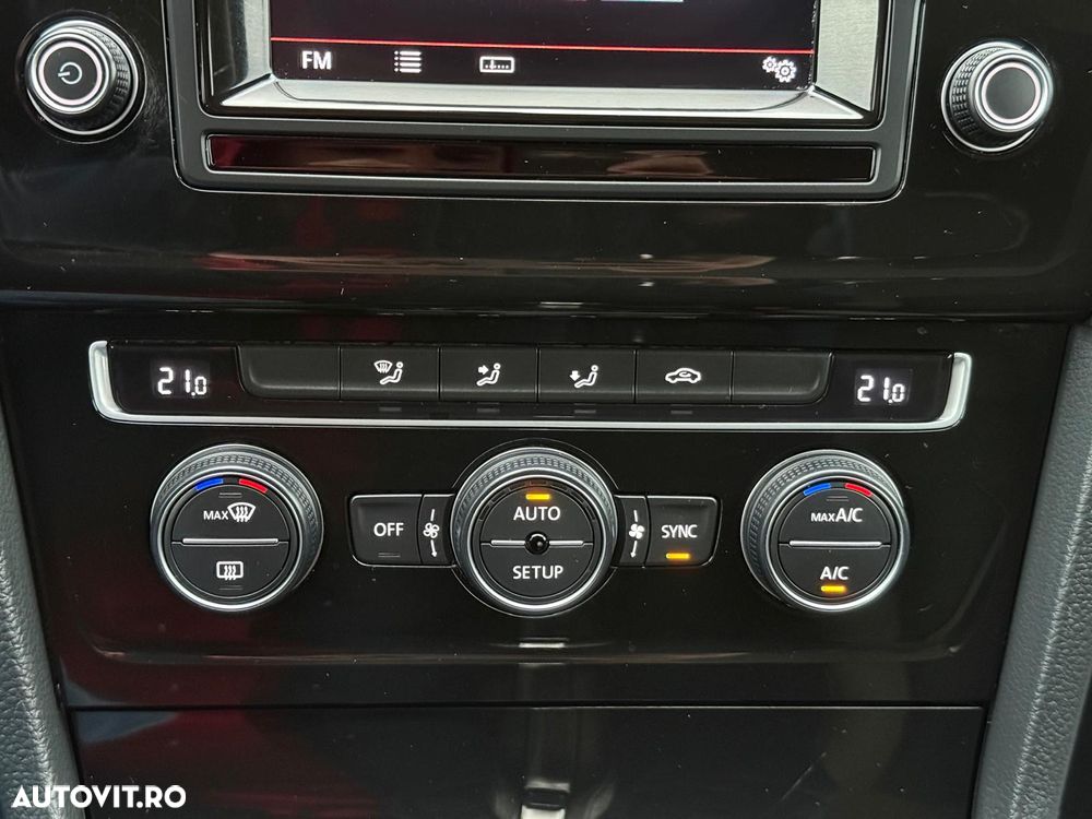 Volkswagen Golf 1.4 TSI BlueMotion Technology DSG Highline - 34