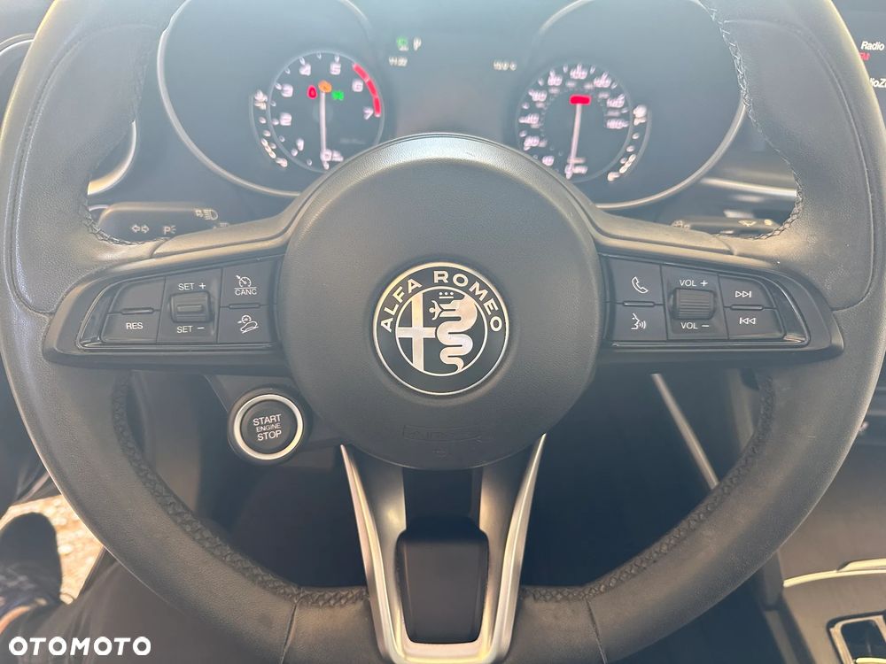 Alfa Romeo Stelvio 2.0 Turbo 16V AT8-Q4 Veloce - 30