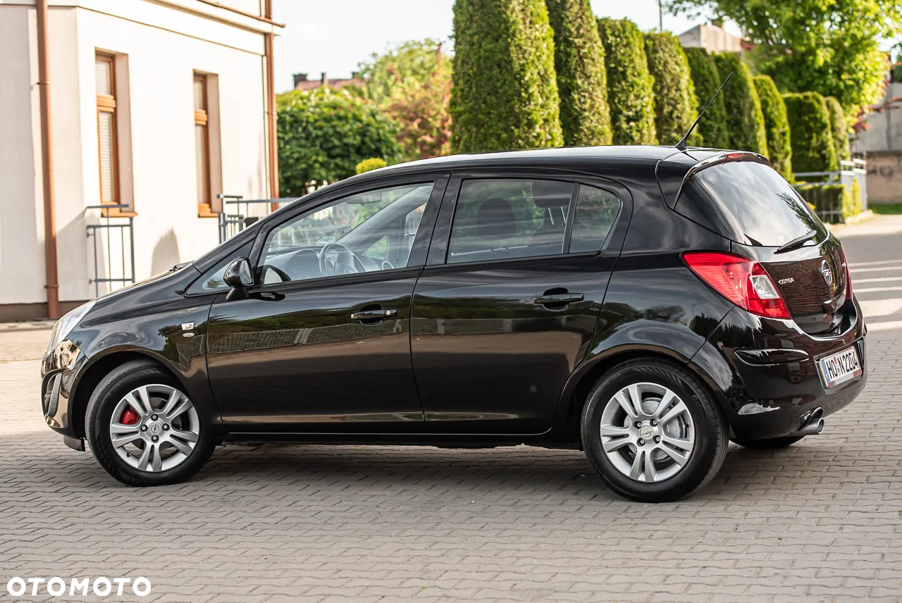 Opel Corsa 1.2 16V Essentia - 4