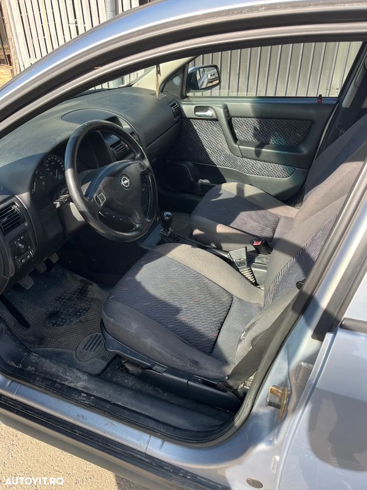 Opel Astra 1.6 - 8