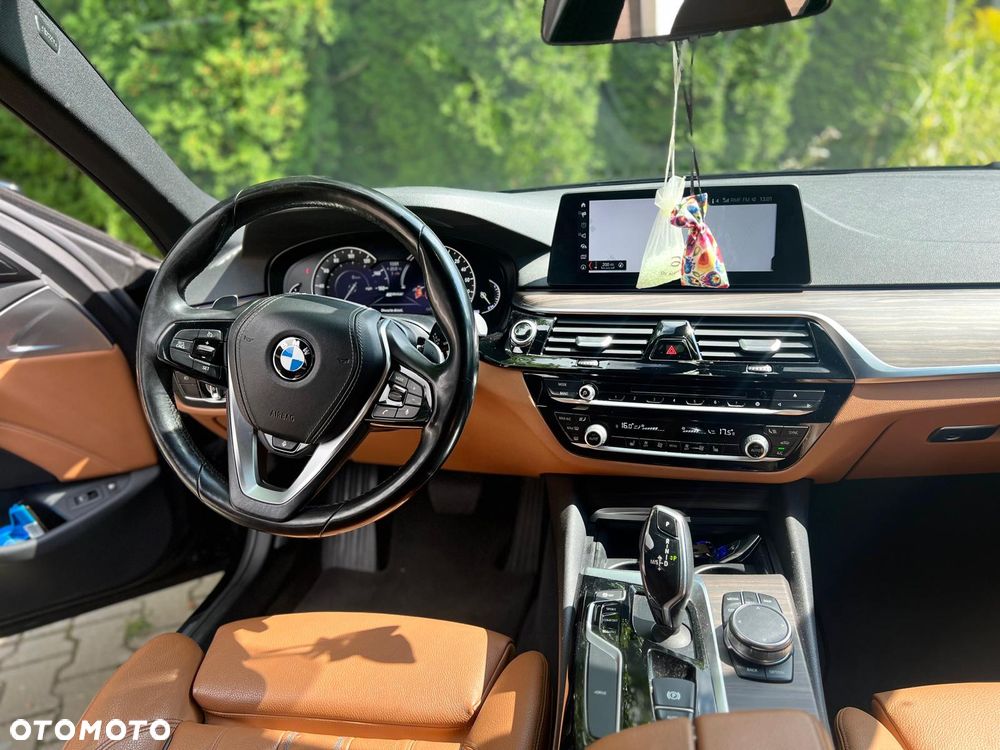 BMW Seria 5 530e iPerformance xDrive Luxury Line sport - 11