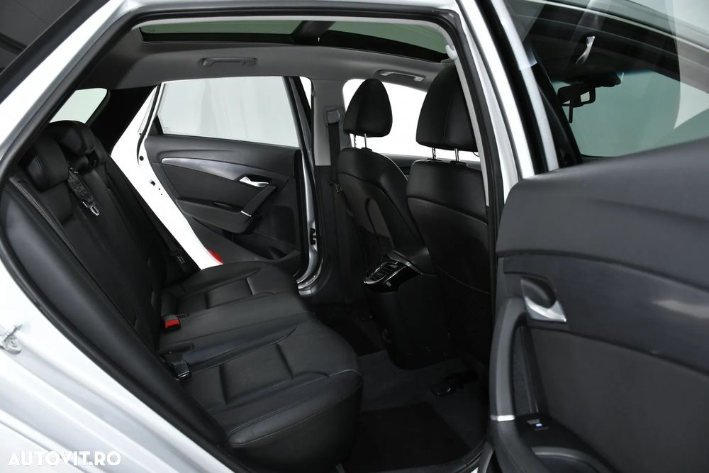 Hyundai i40 Kombi 1.7 CRDi DCT Premium - 7