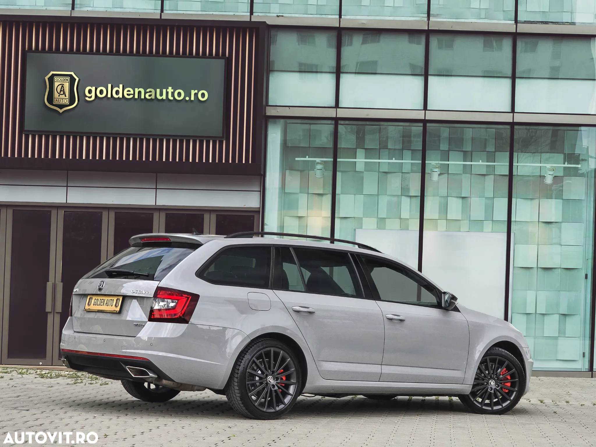 Skoda Octavia Combi 2.0 TSI DSG RS 245 - 11