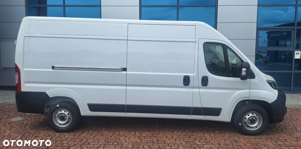 Peugeot Boxer Furgon L3H2 3.3T Diesel 2.2 140 KM Manual - 4