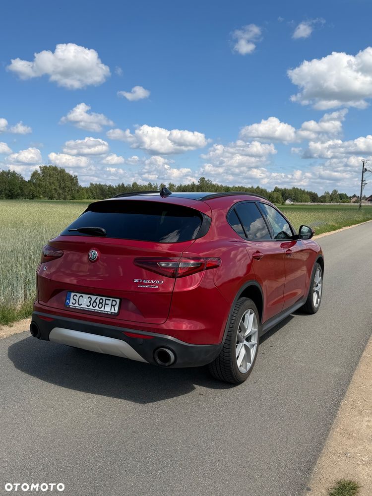 Alfa Romeo Stelvio 2.0 Turbo 16V AT8-Q4 Lusso Ti - 5
