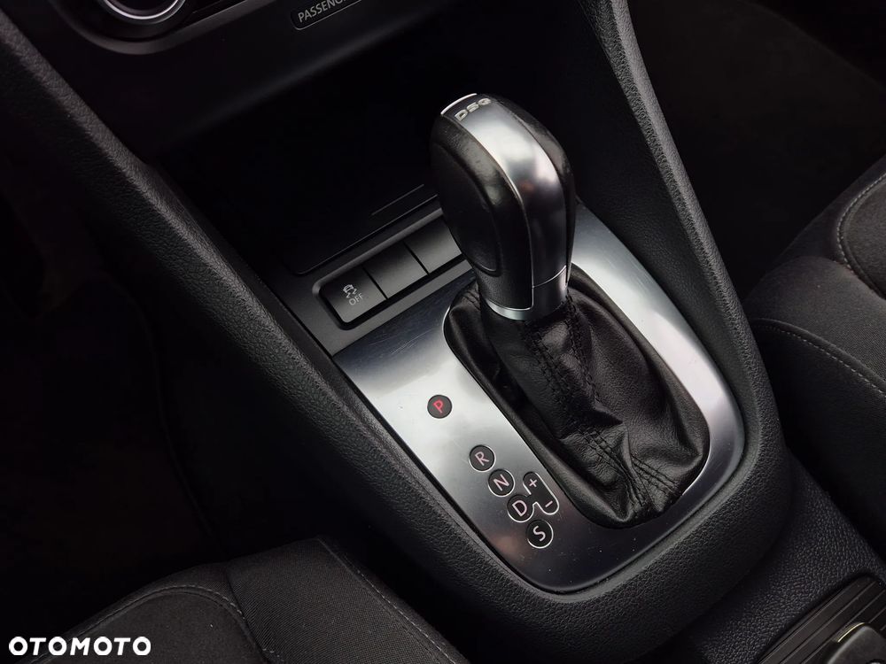 Volkswagen Golf 2.0 TDI DPF DSG Highline - 29