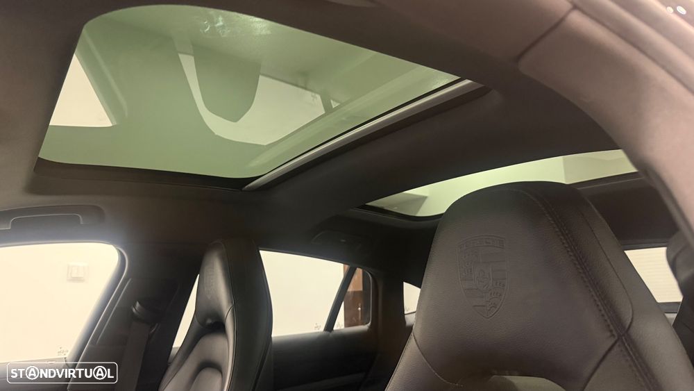 Porsche Panamera 4 E-Hybrid - 11
