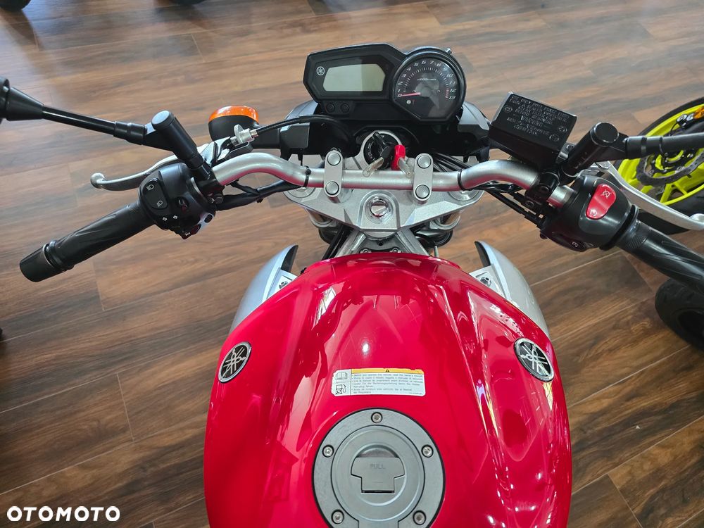 Yamaha XJ - 16