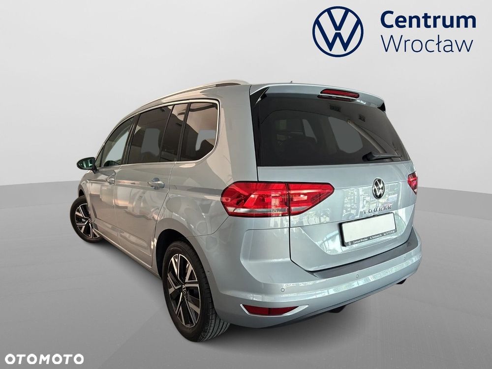 Volkswagen Touran - 10