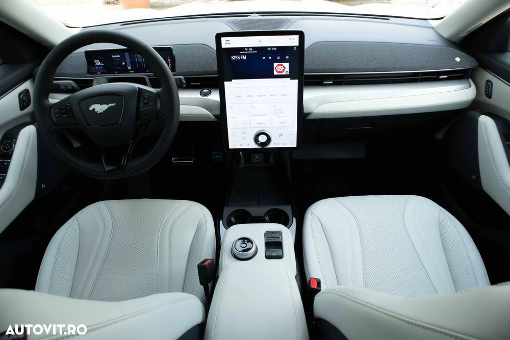 Ford Mustang Mach-E - 18