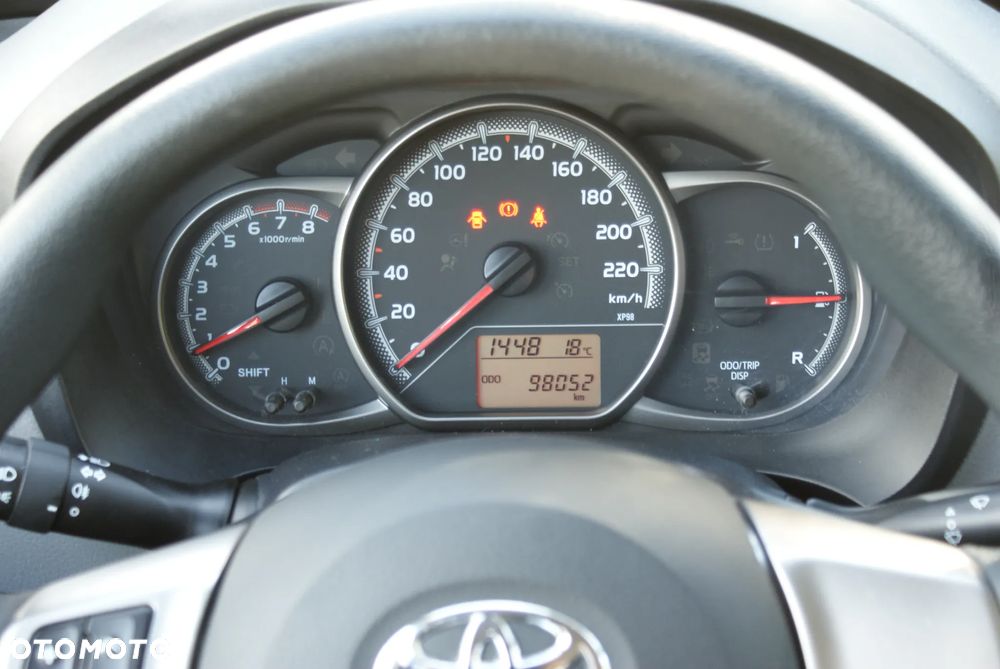 Toyota Yaris - 8
