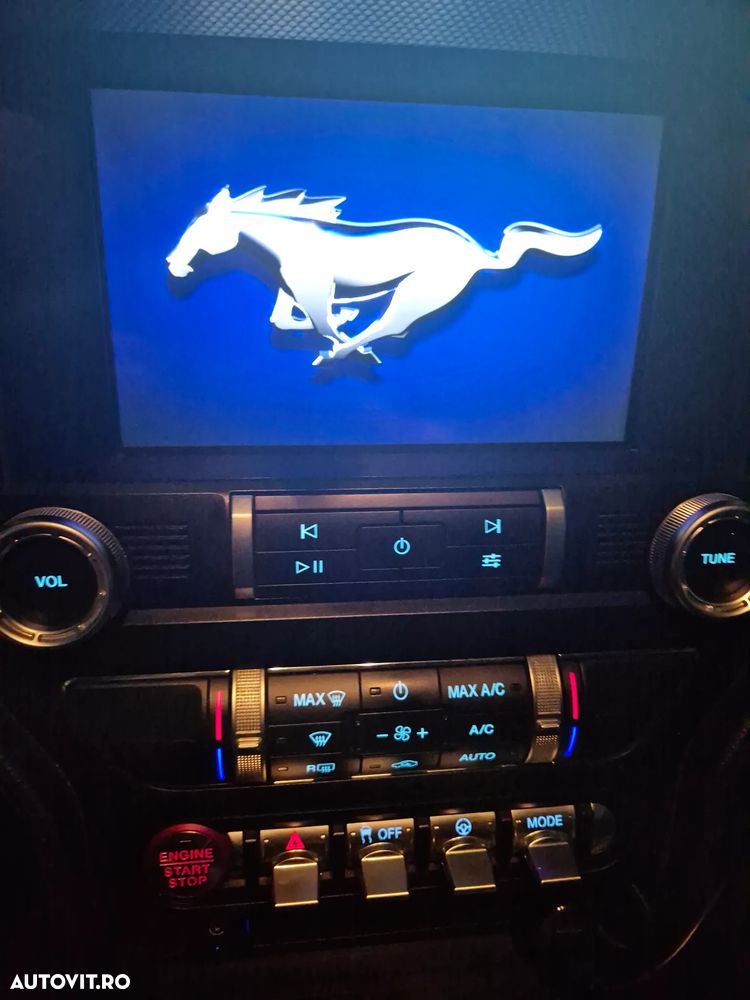 Ford Mustang - 11