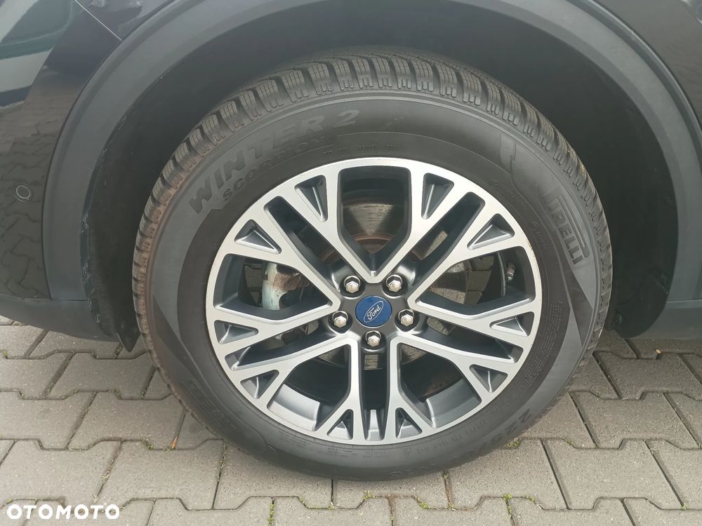 Ford Kuga 2.5 FHEV AWD Titanium eCVT - 26