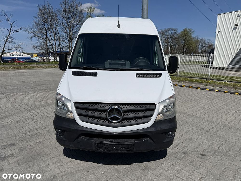 Mercedes-Benz Sprinter - 2