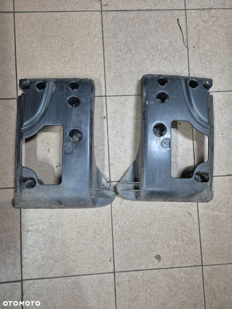 ŚLIZG ZDERZAKA TYŁ LEWY PRAWY MASTER III MOVANO B  NV400 2.3 10r.+ - 1