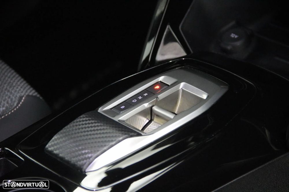 Peugeot e-2008 - 11