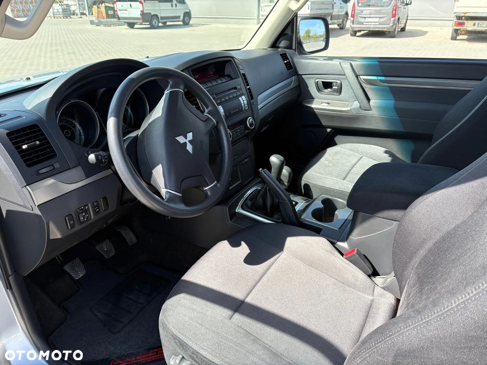 Mitsubishi Pajero 3.2 DI-D - 8