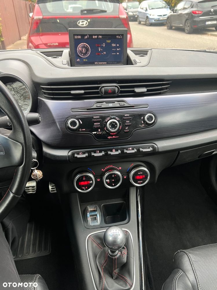 Alfa Romeo Giulietta 2.0 JTDM Distinctive - 15