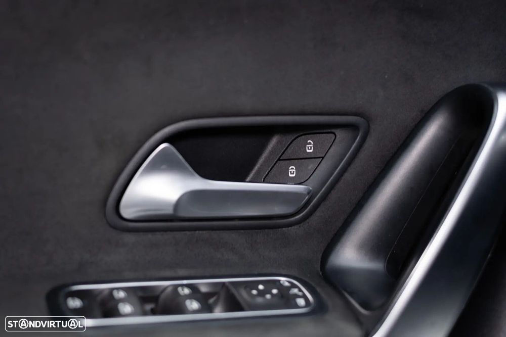 Mercedes-Benz A 250 e 8G-DCT AMG Line - 39