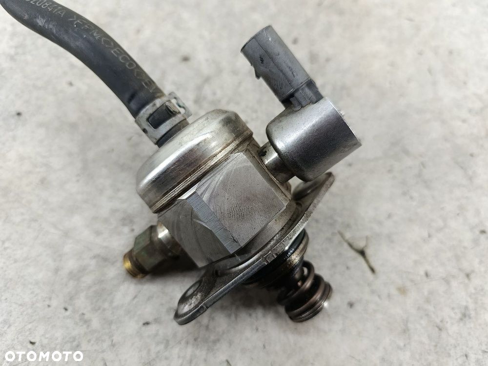 POMPA WYSOKIEGO CIŚNIENIA BENZYNA VW PASSAT B6 06H127025G 0261520049  BOSCH - 5