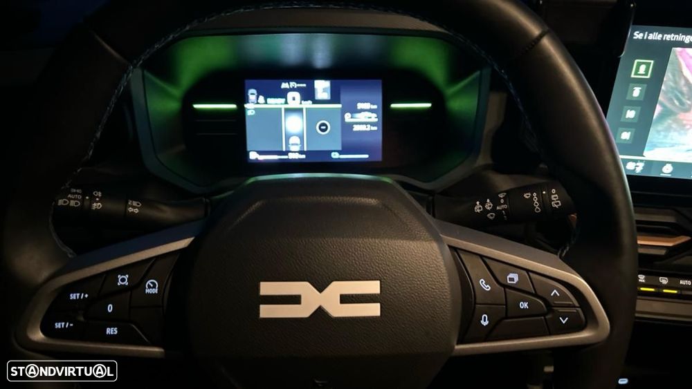 Dacia Duster 1.6 Hybrid Extreme - 8