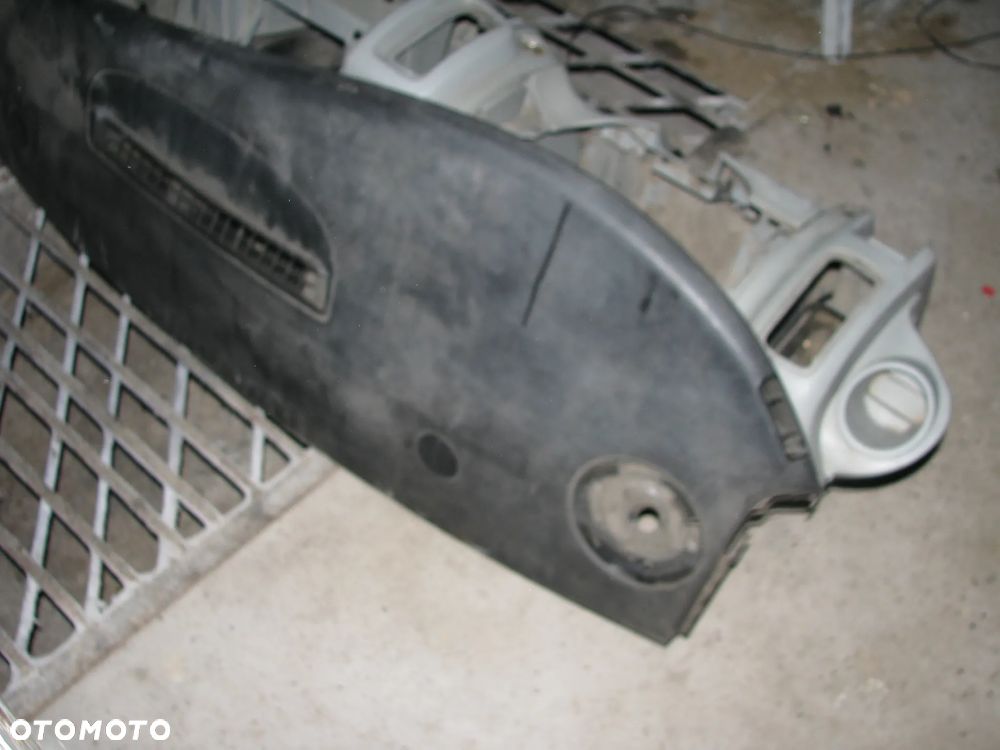 DESKA ROZDZIELCZA KONSOLA KOKPIT OPEL VIVARO A - 2