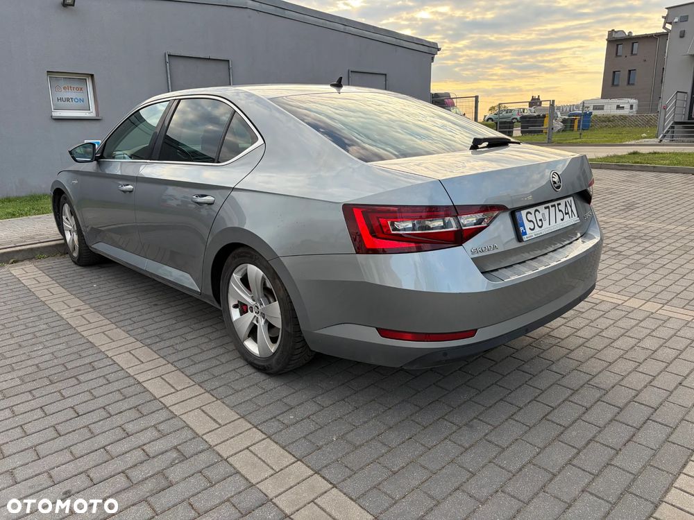 Skoda Superb 2.0 TSI L&K DSG - 6
