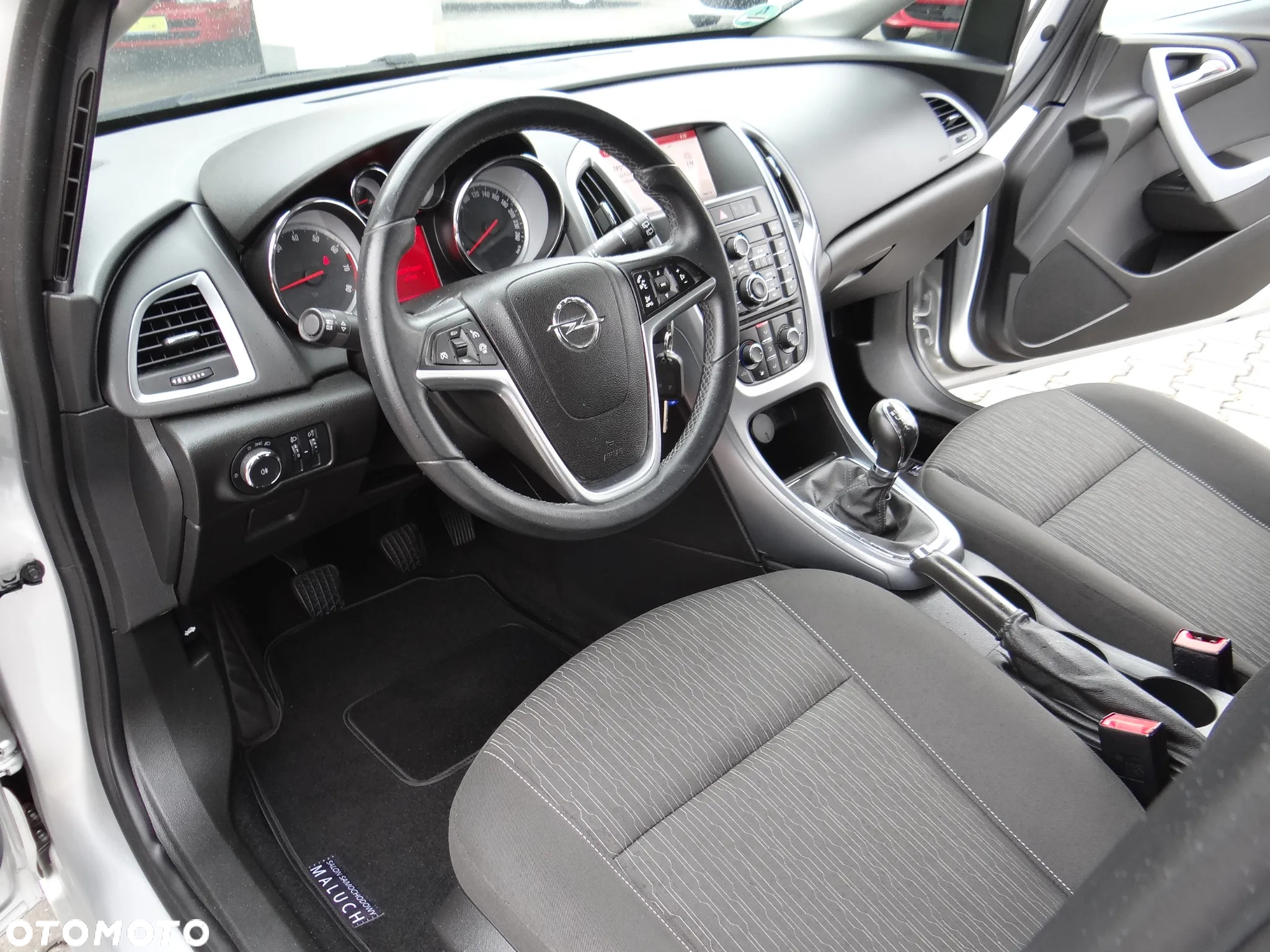 Opel Astra 1.4 Turbo Cosmo - 25