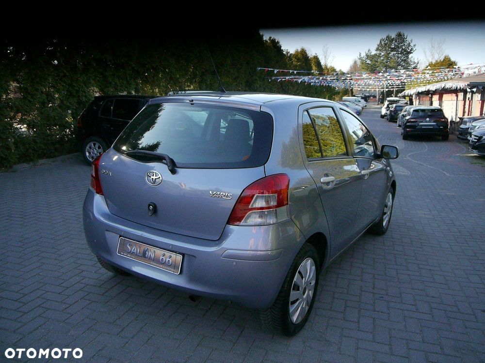 Toyota Yaris 1.33 VVT-i Executive - 5