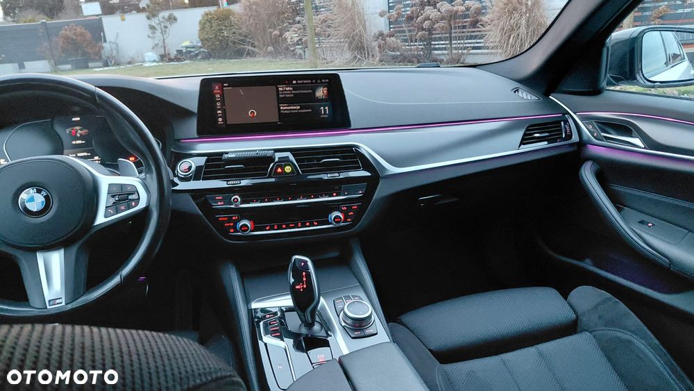 BMW Seria 5 518d Sport Line - 27