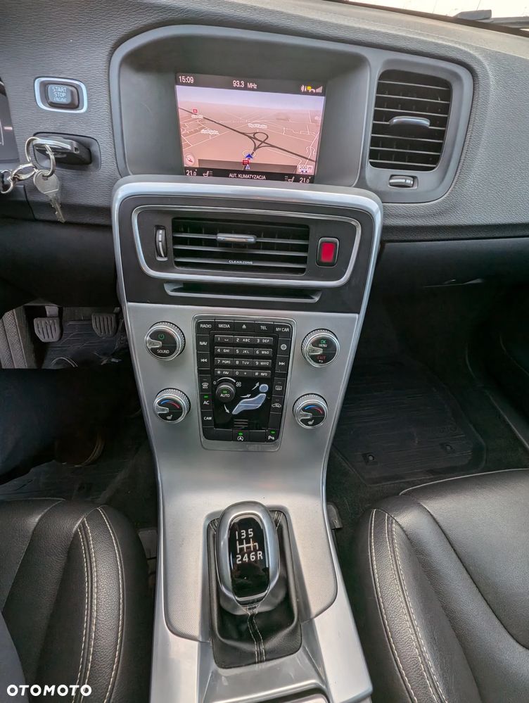 Volvo V60 D4 Summum - 15
