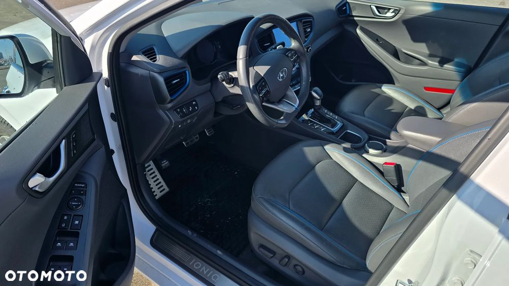 Hyundai IONIQ Hybrid Platinum - 8