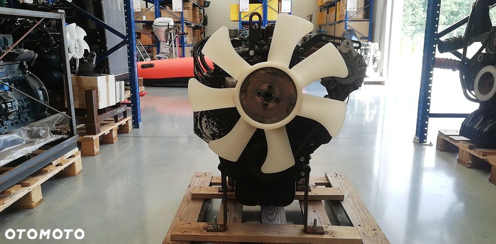 SILNIK KOMATSU YANMAR 4D98E 48,9kW/2400rpm 3,318L 12900 netto - 2