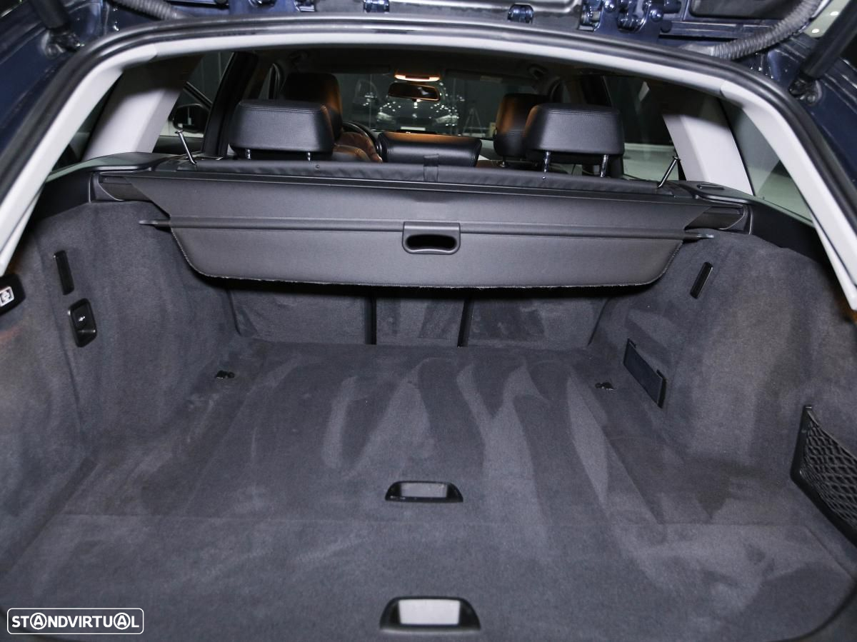BMW 320 d Touring - 12