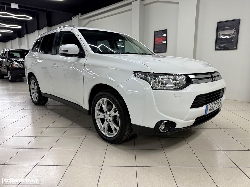 Mitsubishi Outlander 2.2 DI-D Intense - 2