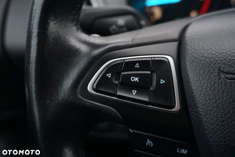 Ford Kuga 2.0 TDCi 2x4 Titanium - 18