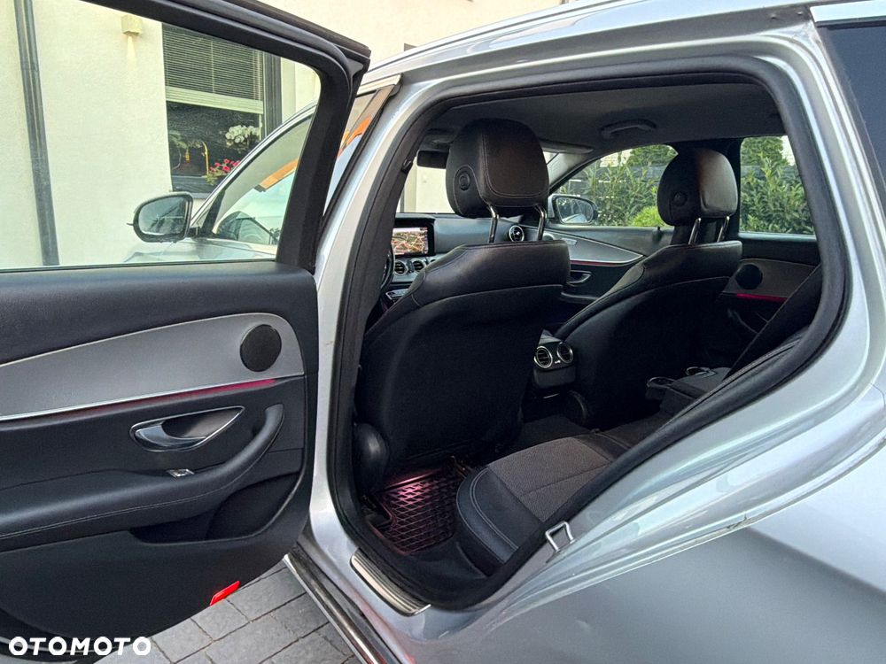 Mercedes-Benz Klasa E 220 d 9G-TRONIC Avantgarde - 32