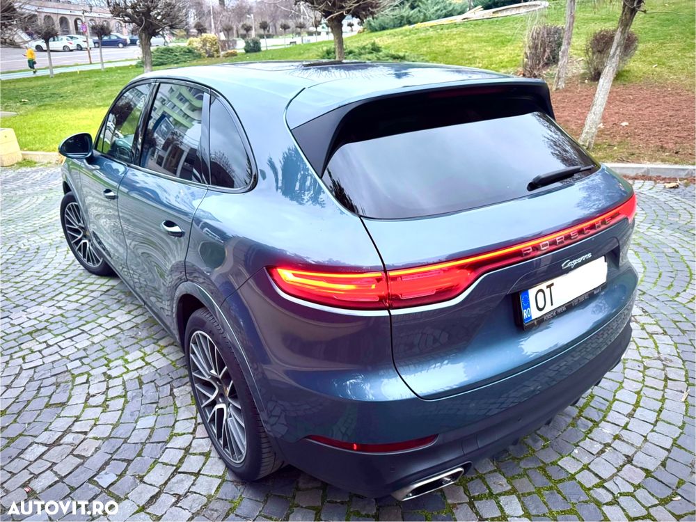 Porsche Cayenne - 5