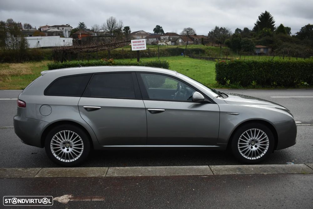 Alfa Romeo 159 Sportwagon 1.9 JTDm 16V Elegante - 5