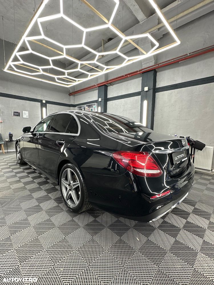 Mercedes-Benz E 220 d 4MATIC 9G-TRONIC AMG Line - 4