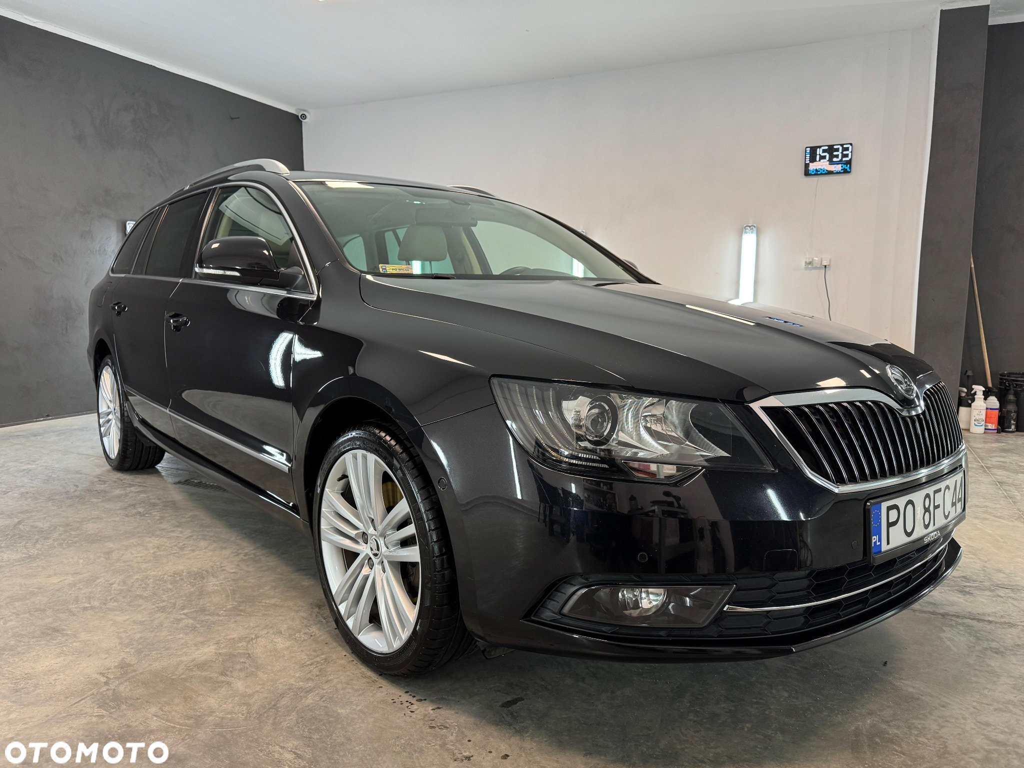 Skoda Superb 2.0 TDI Platinum DSG - 2