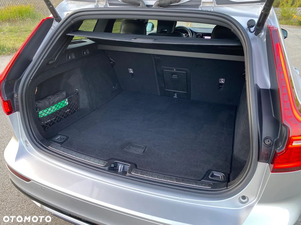 Volvo V60 B3 B R-Design - 22